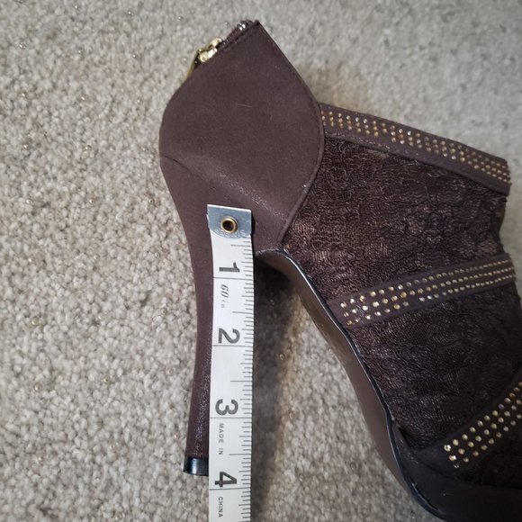 Bella Marie Brown lace heels - Picture 2 of 12